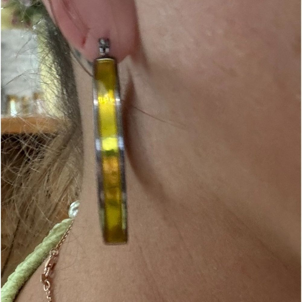 💝 RARE! VTG *Givenchy* 1.5” Yellow Inlaid Enamel Hoop Earrings READ - Picture 6 of 14